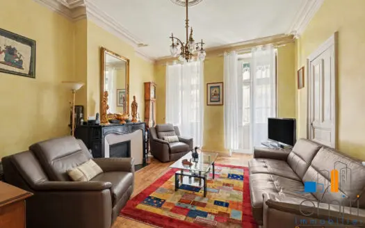 Appartement À vendre  5 pièces 155 m²