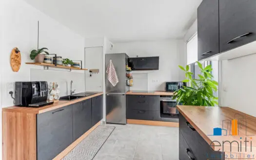 Appartement À vendre  4 pièces 92 m²